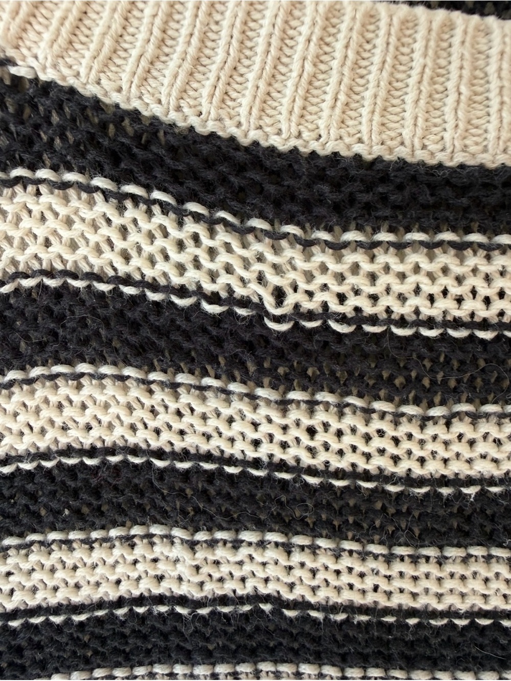 Roxy Black and Cream Striped Crewneck Sweater Size M Beach Coastal Lightweight - Picture 9 of 16